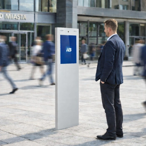 InfoBOX IB-168 przy urzędzie miasta